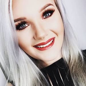 Meet your Posher, Karlie